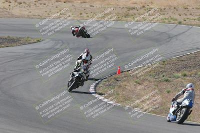 media/Apr-20-2025-AHRMA (Sun) [[393a79c373]]/Race/group 10 early race/Turn 4b/